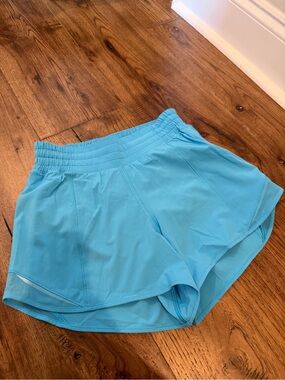 Lululemon High Rise Hotty Hot Shorts 4”
